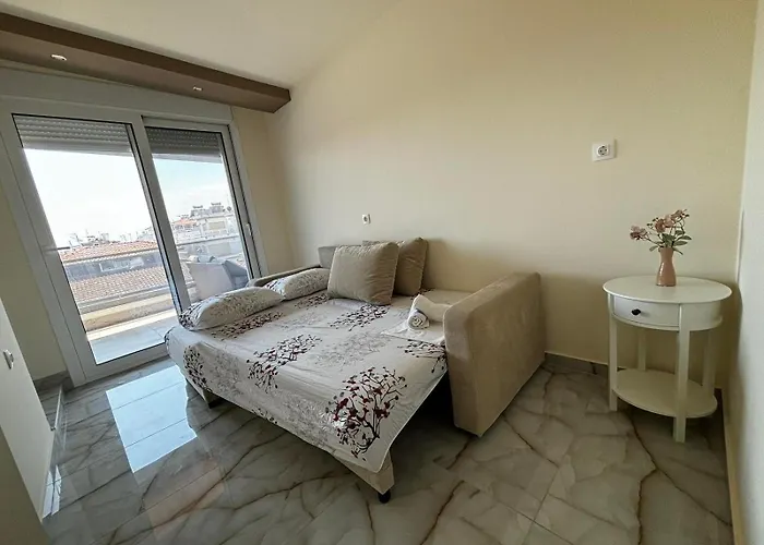 Paralia Rooms Апартаменты *